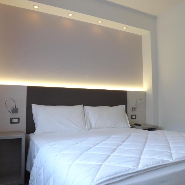 Hotel Ariston - Camera Doppia con Letti Singoli - 17