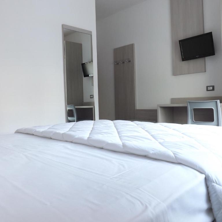 Hotel Ariston - Camera Doppia con Letti Singoli - 16