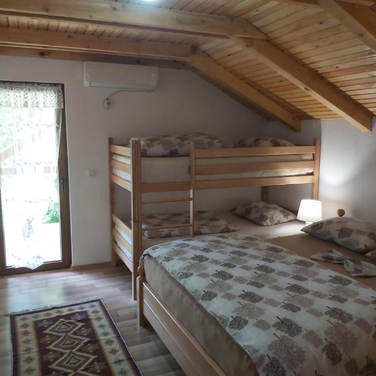 Vikendica, Bazen, Šedrvan, Rafting na Uni, Quad - Four-Bedroom House - 83