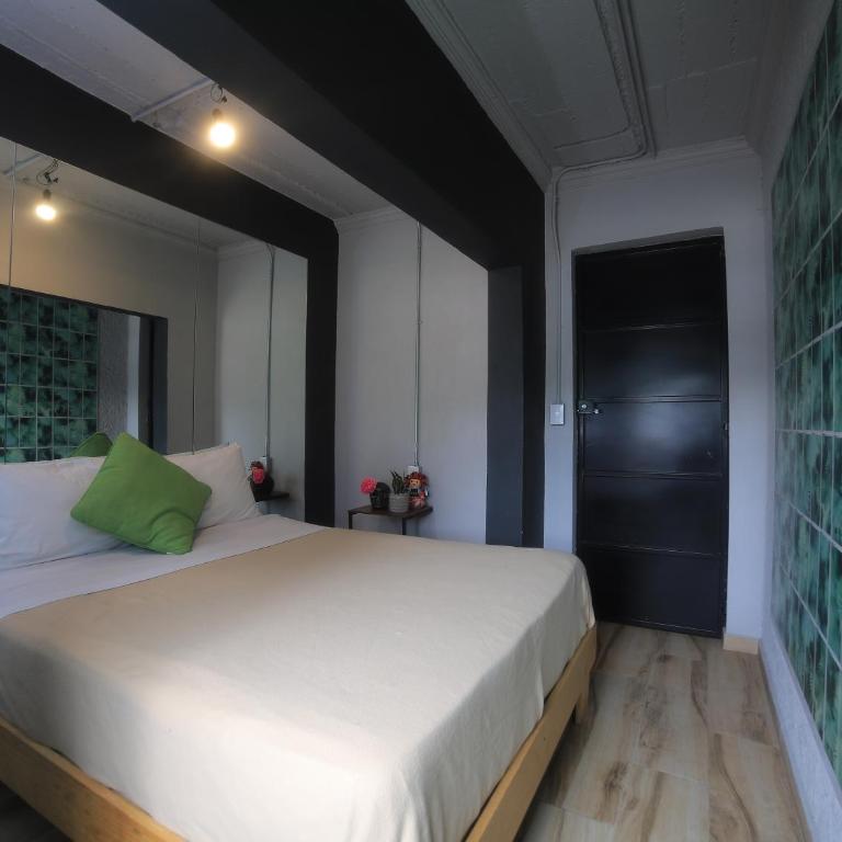 Casa Kanabri Hostal Boutique - Standard Queen Room - 2