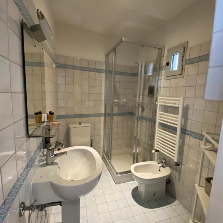 Le Tre Lune Suites - Double Room with Balcony - 14