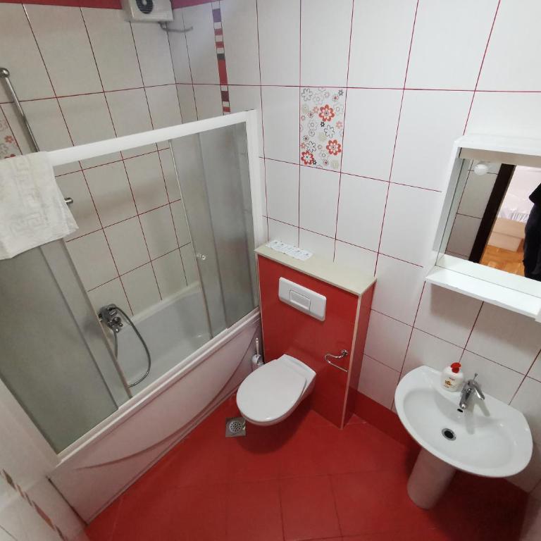 Villa Salvia - Family Room with Balcony - 6