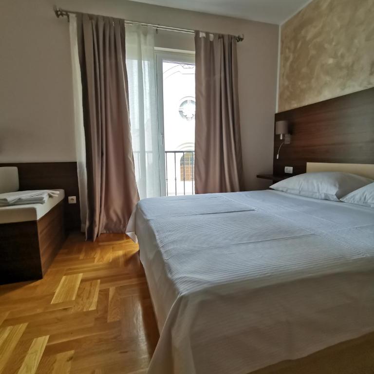 Villa Salvia - Triple Room with Balcony - 4