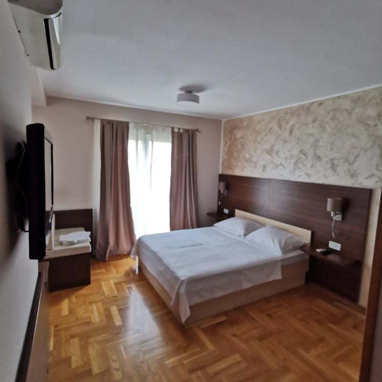 Villa Salvia - Triple Room with Balcony - 9