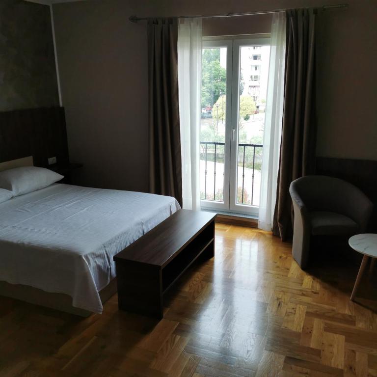 Villa Salvia - Family Room - 3