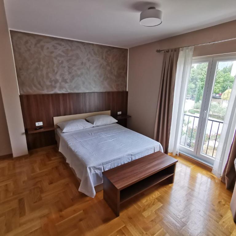 Villa Salvia - Family Room - 9