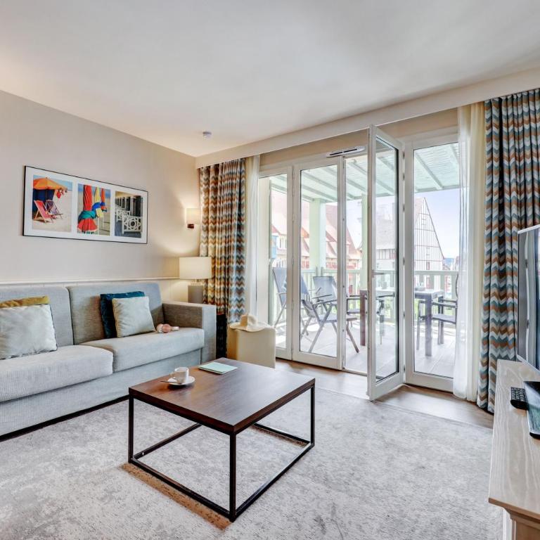 Résidence Pierre & Vacances Premium Presqu'Ile de la Touques - Appartement 1 Chambre avec Terrasse - Vue sur Port (4 Personnes) - Bâtiments de la Capitainerie - 1