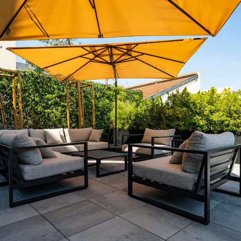 Les Suites 7 Anges - Vue Cathédrale, Parking & Centre Historique Reims - Three-Bedroom Suite CHAGALL with Terrace & Jacuzzi - 5