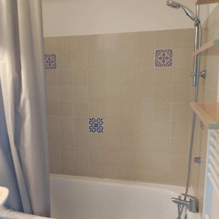 Résidence les chênes blancs Appartement T2 - One-Bedroom Apartment - 7
