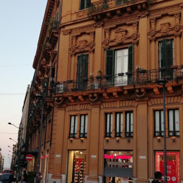 Suite Ruggero Settimo Palermo centro vicino Clinica Candela - Appartamento con 1 Camera da Letto - 9