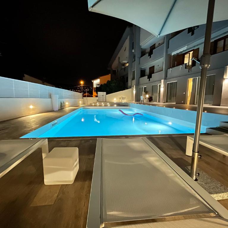 Tropicana Suite - Adults Only - Camera King con Vista Piscina - 21