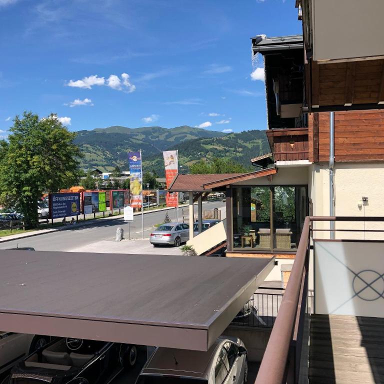 Fourteen Zell am See S&P by All in One Apartments - Two-Bedroom Apartment - 11