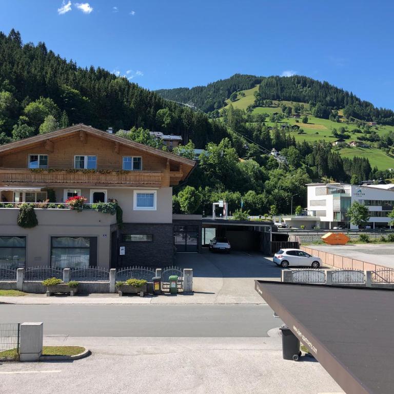 Fourteen Zell am See S&P by All in One Apartments - Two-Bedroom Apartment - 15