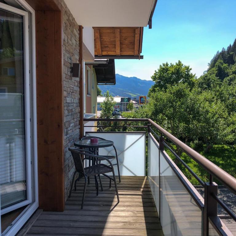 Fourteen Zell am See S&P by All in One Apartments - Two-Bedroom Apartment - 17