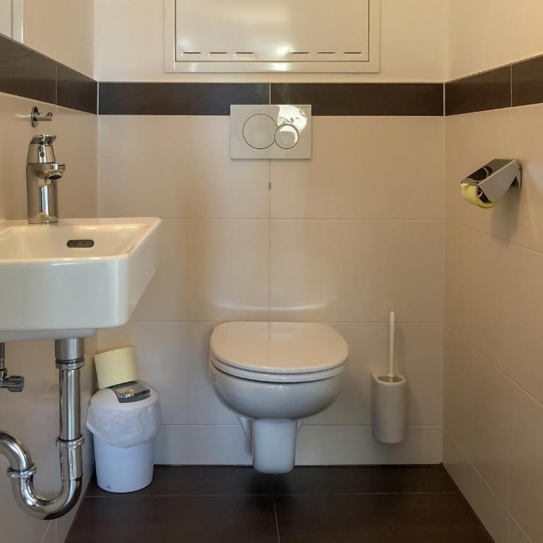 Fourteen Zell am See S&P by All in One Apartments - Three-Bedroom Apartment - 4