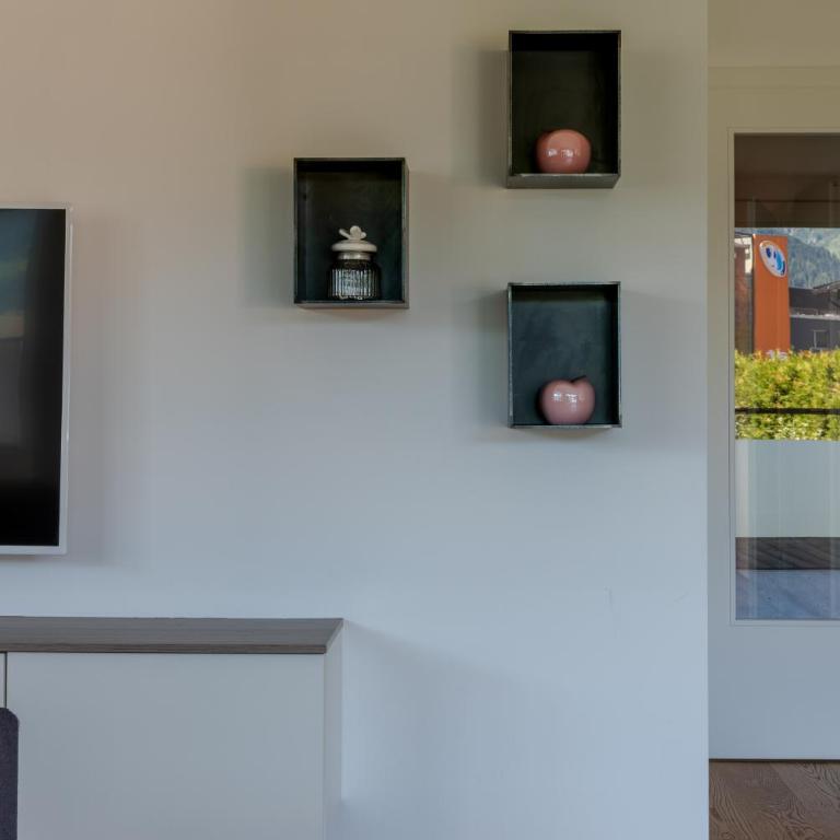 Fourteen Zell am See S&P by All in One Apartments - Three-Bedroom Apartment - 10