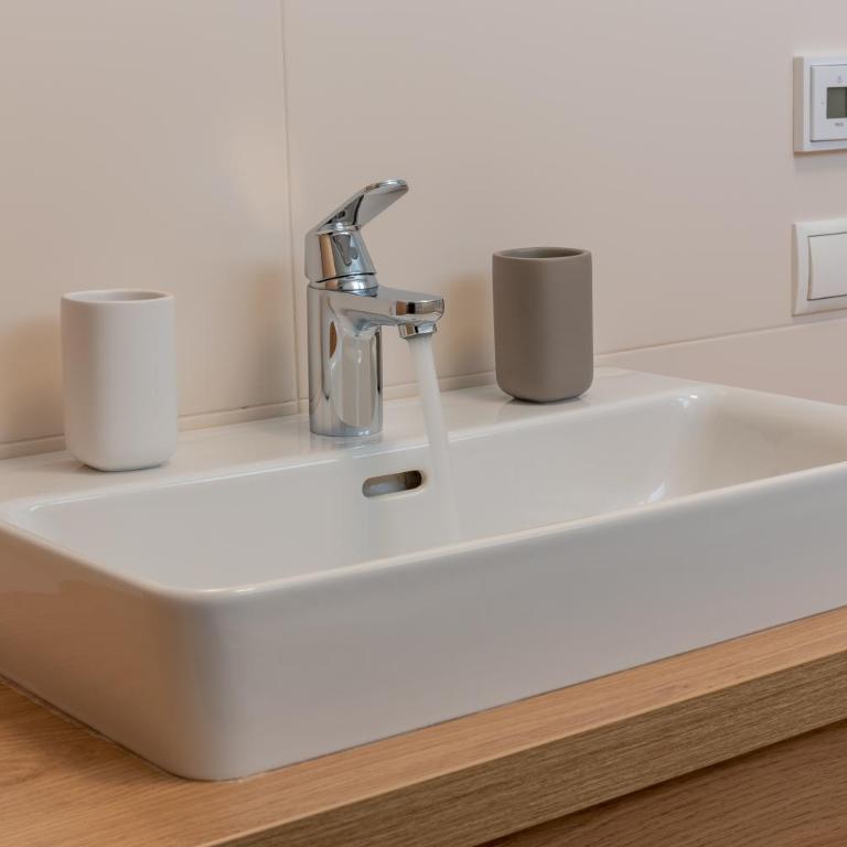 Fourteen Zell am See S&P by All in One Apartments - Three-Bedroom Apartment - 9