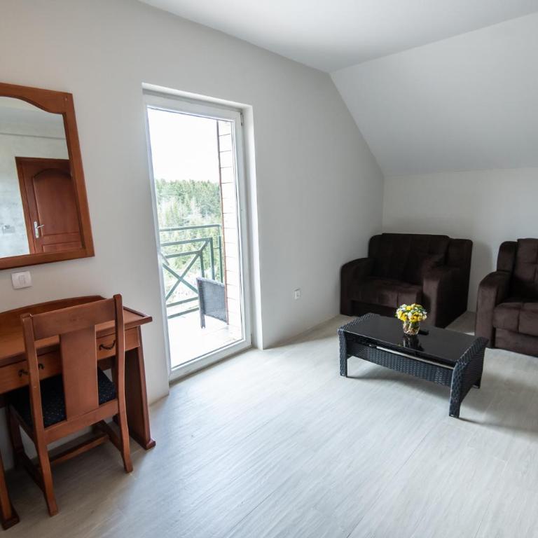 Hotel Enigma - Quadruple Room with Balcony - 13