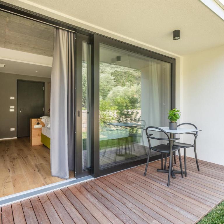 OLEEVA Garda Living - Adults Only - Camera Tripla con Vista Giardino - 6