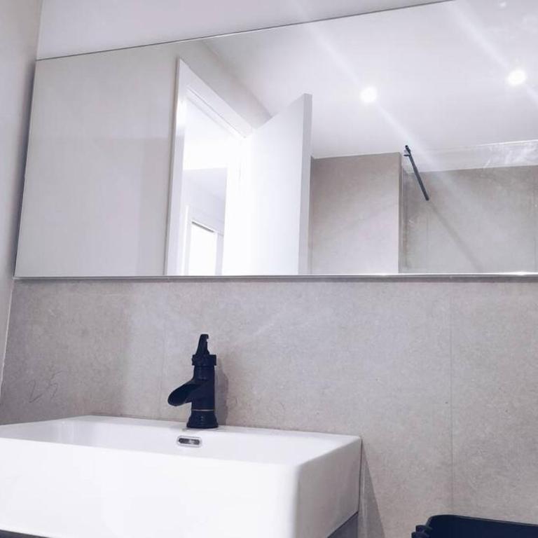 Apartamento recién reformado en primera línea con vistas a la playa en la mejor zona de Benicásim - Two-Bedroom Apartment - 10