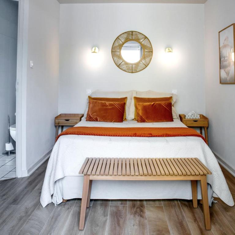 HOTEL DES DAUPHINS - Chambre Double Standard - 1