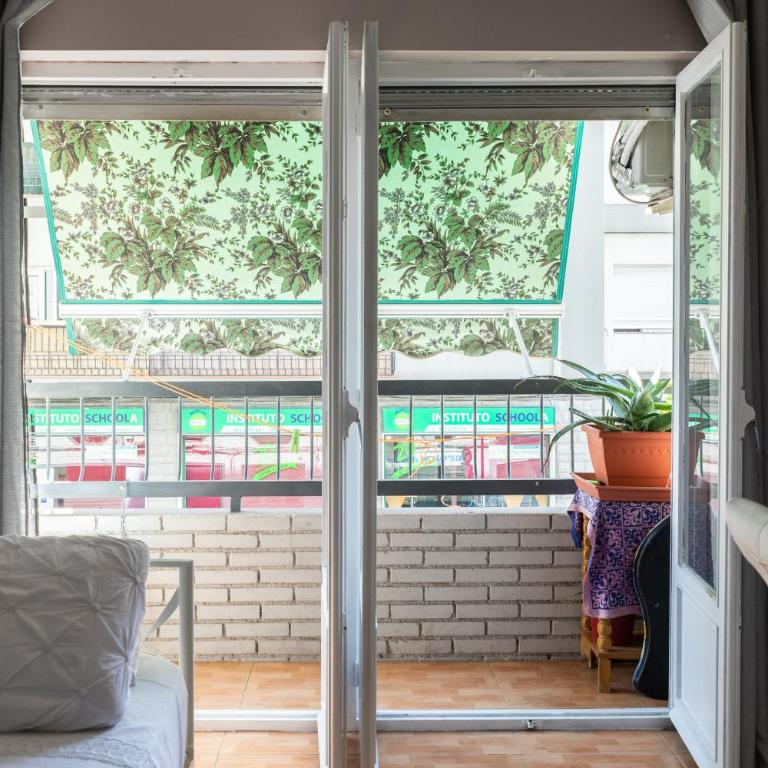 EVE ,Estacion central - Single Room with Balcony - 14