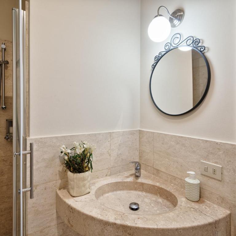 ACADAMIS - 4 min a piedi da Porta Susa - Three-Bedroom Apartment - 13