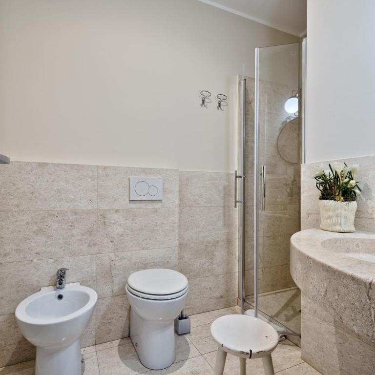 ACADAMIS - 4 min a piedi da Porta Susa - Three-Bedroom Apartment - 24