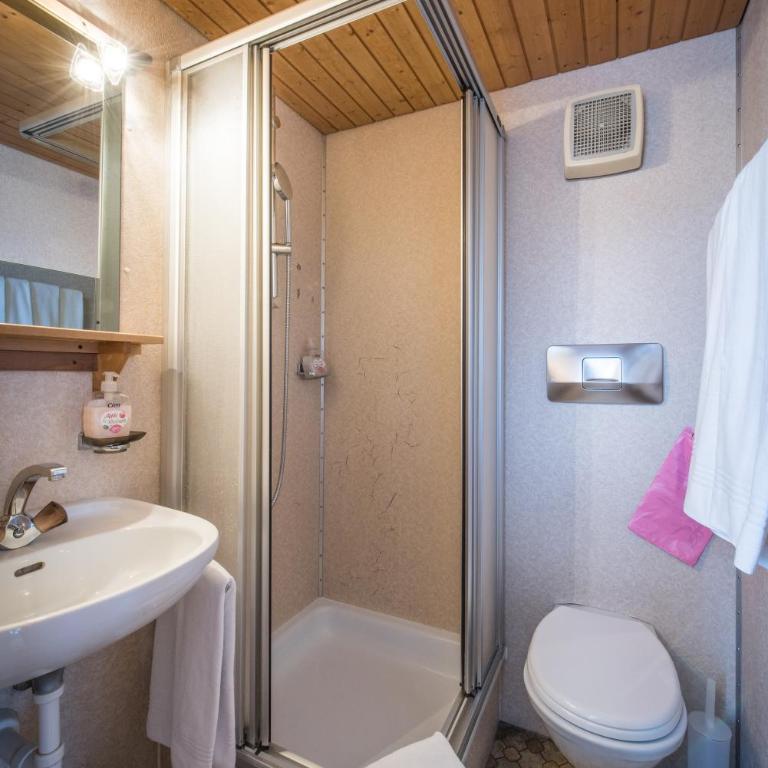 Hotel Tell and Apartments - Vierbettzimmer - 6
