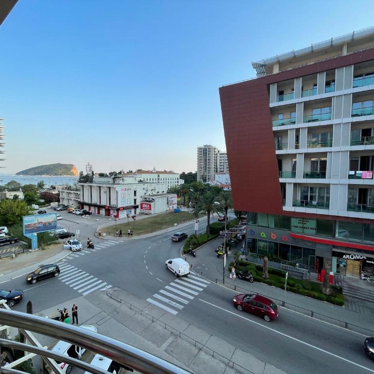 City M - Apartment with Sea View - 33