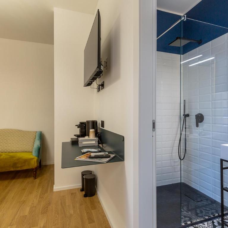 ALMi - Deluxe Double Room - 7