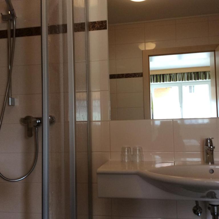 Zimmervermietung Babsy - Standard Doppelzimmer mit Balkon - 34