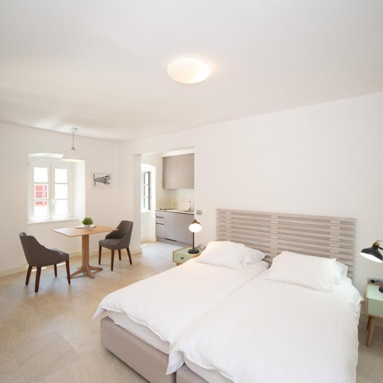 Katareo Apartments - Studio Apartment - 1