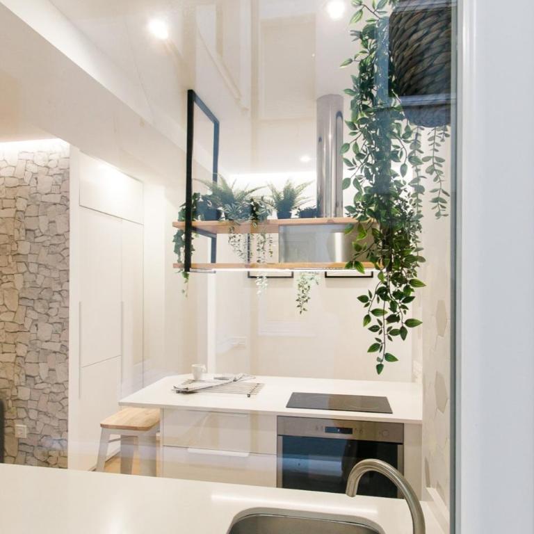 Estupendo Piso de 2 dormitorios en la Gran Vía. A/A. Wifi. - Two-Bedroom Apartment - 18