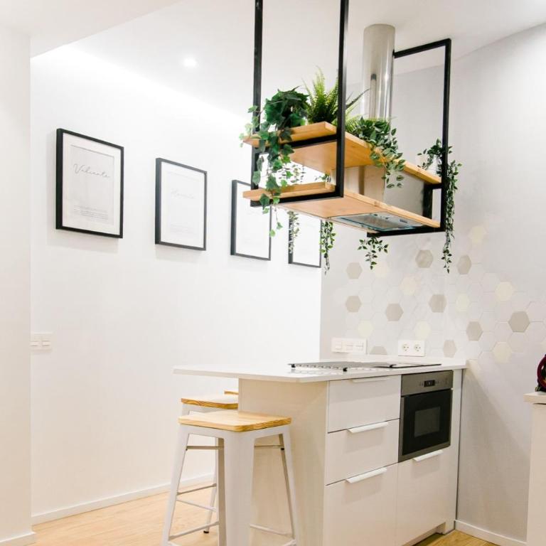 Estupendo Piso de 2 dormitorios en la Gran Vía. A/A. Wifi. - Two-Bedroom Apartment - 17