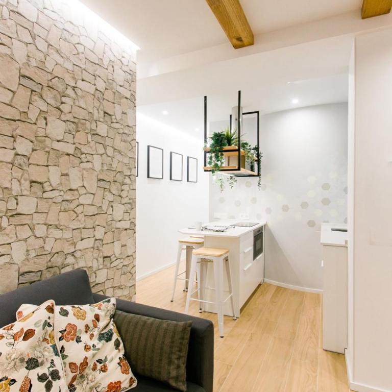 Estupendo Piso de 2 dormitorios en la Gran Vía. A/A. Wifi. - Two-Bedroom Apartment - 15