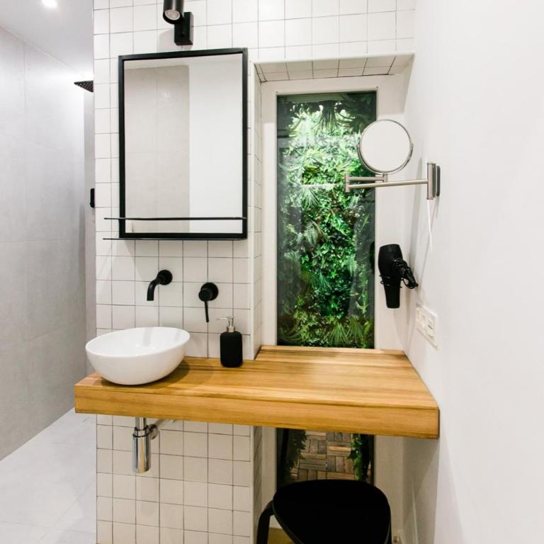 Estupendo Piso de 2 dormitorios en la Gran Vía. A/A. Wifi. - Two-Bedroom Apartment - 28