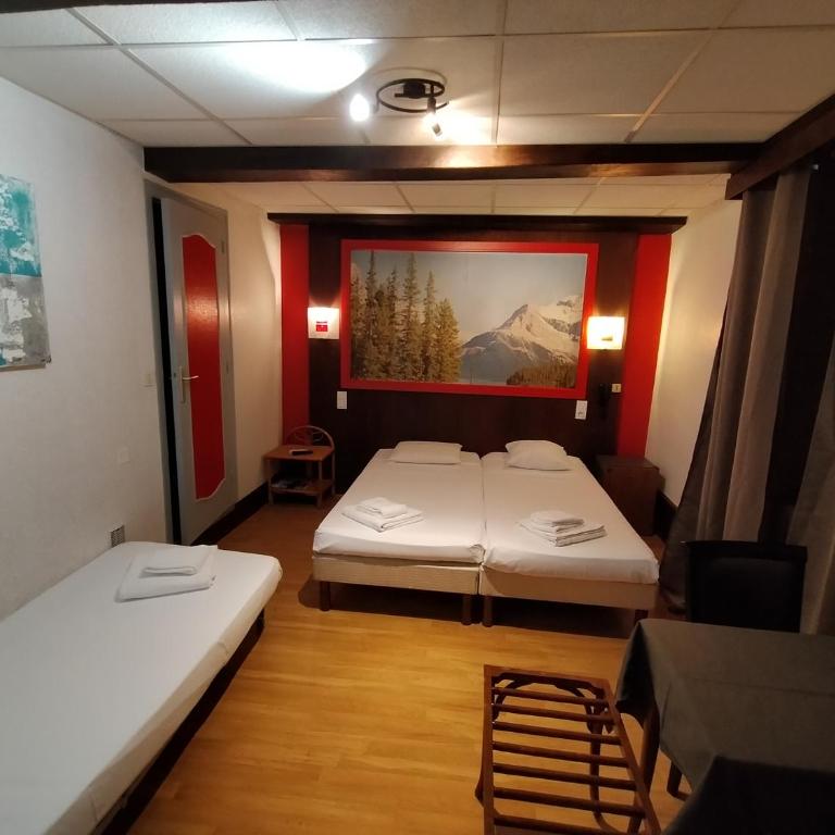 Hotel de Savoie - Chambre Triple - Vue sur Canal - 6