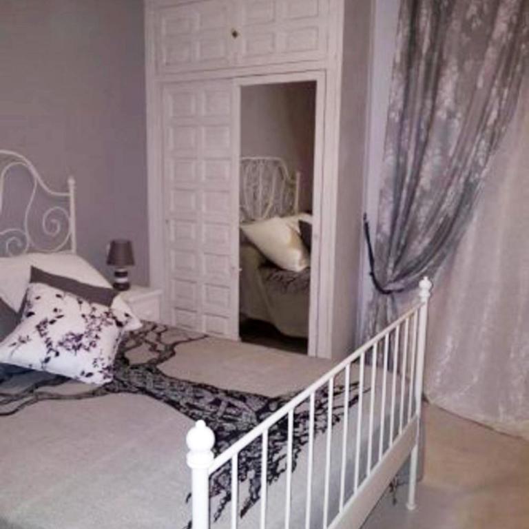VikerBIESCAS - Three-Bedroom Apartment - 3