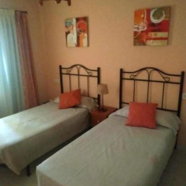VikerBIESCAS - Three-Bedroom Apartment - 4