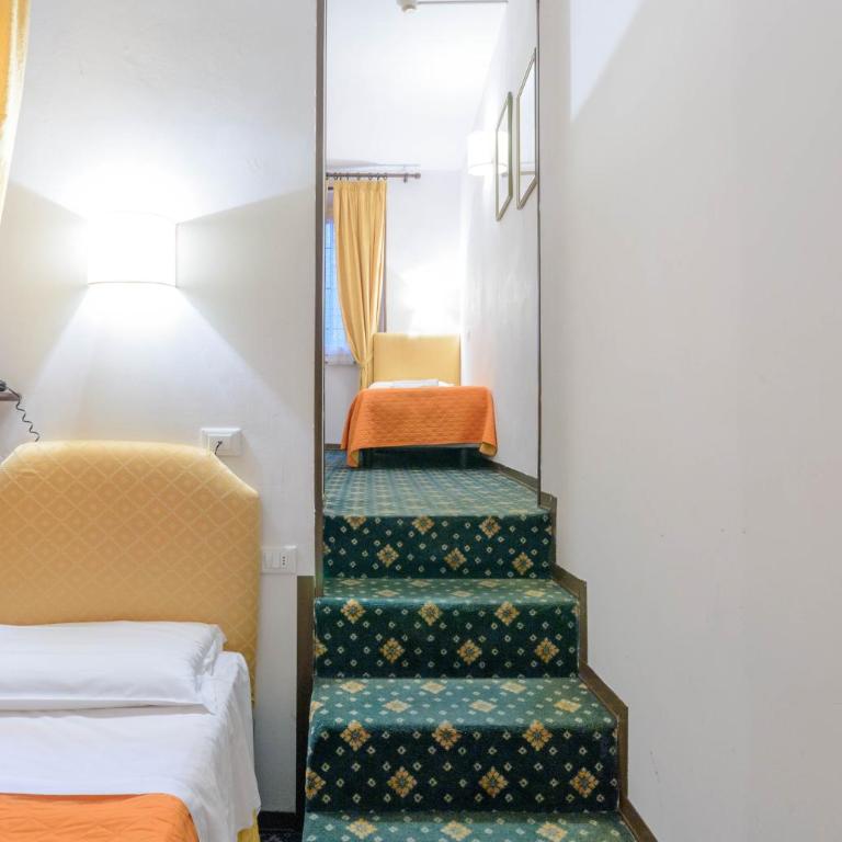 Hotel Rex - Economy Twin Room - 1