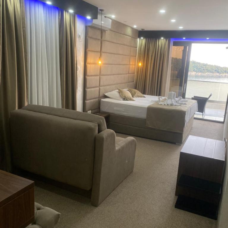 Apart Lux Beciragic - Deluxe Double Room with Sea View - 3