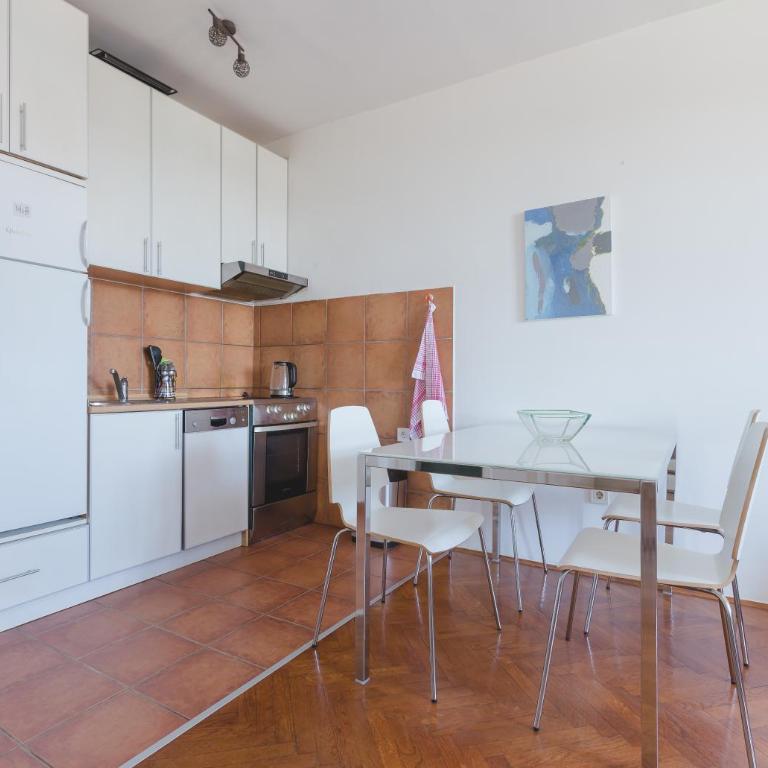 Old town Beauty Apartment with great view - One-Bedroom Apartment - 8