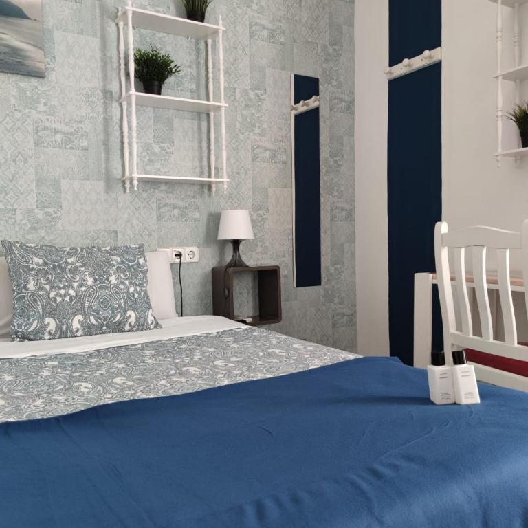 Fuencarral Adeco - Small Double Room with Shared Bathroom - 10