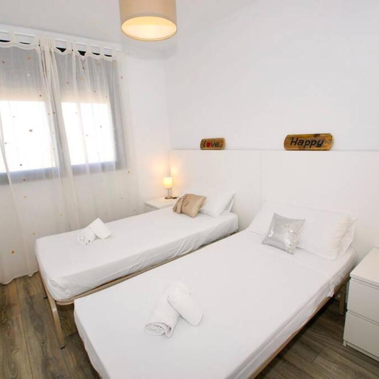 New apartment with AC near the beach - Apartamento de 2 dormitorios - 15