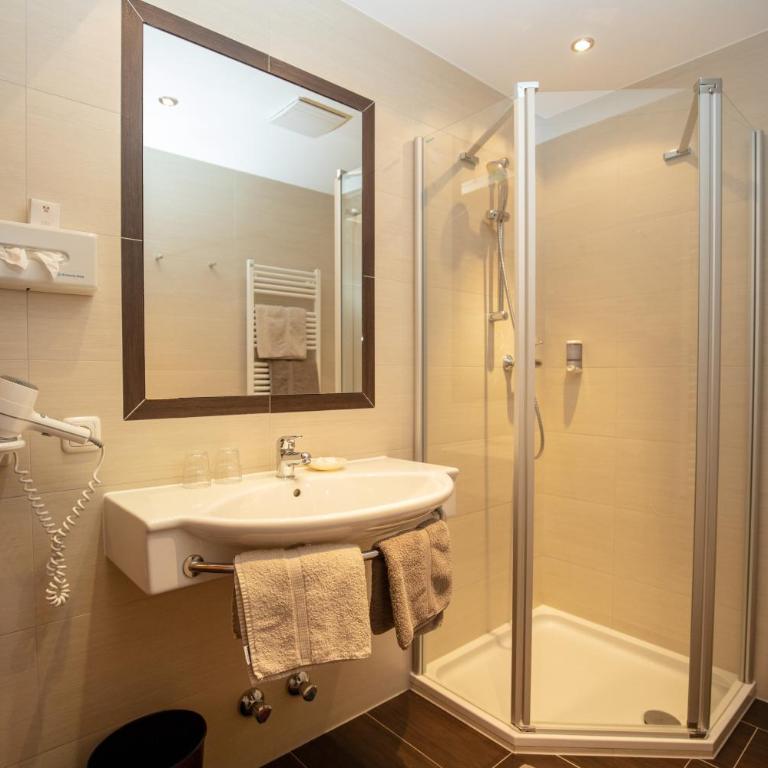 Hotel Charly - Doppelzimmer - 7