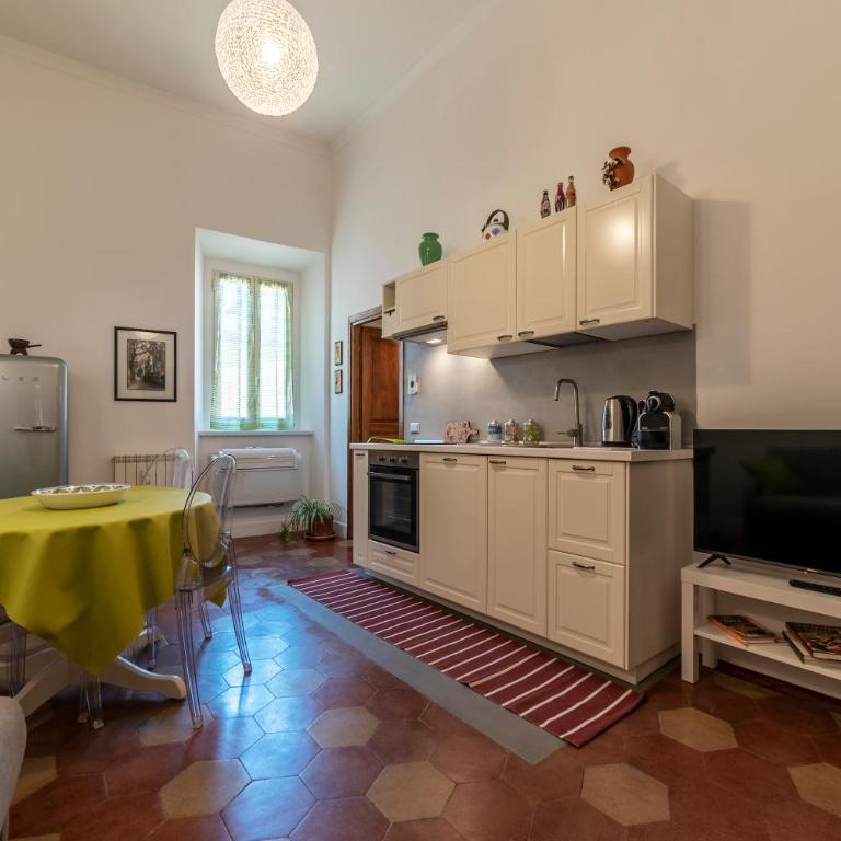 GuestHost - Largo di Torre Argentina Apartment - Two-Bedroom Apartment - 12