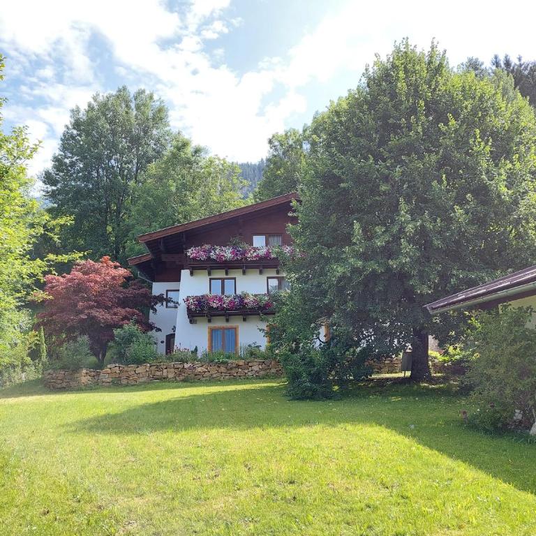 Stony Sea Apartments - Three-Bedroom Apartment - 1