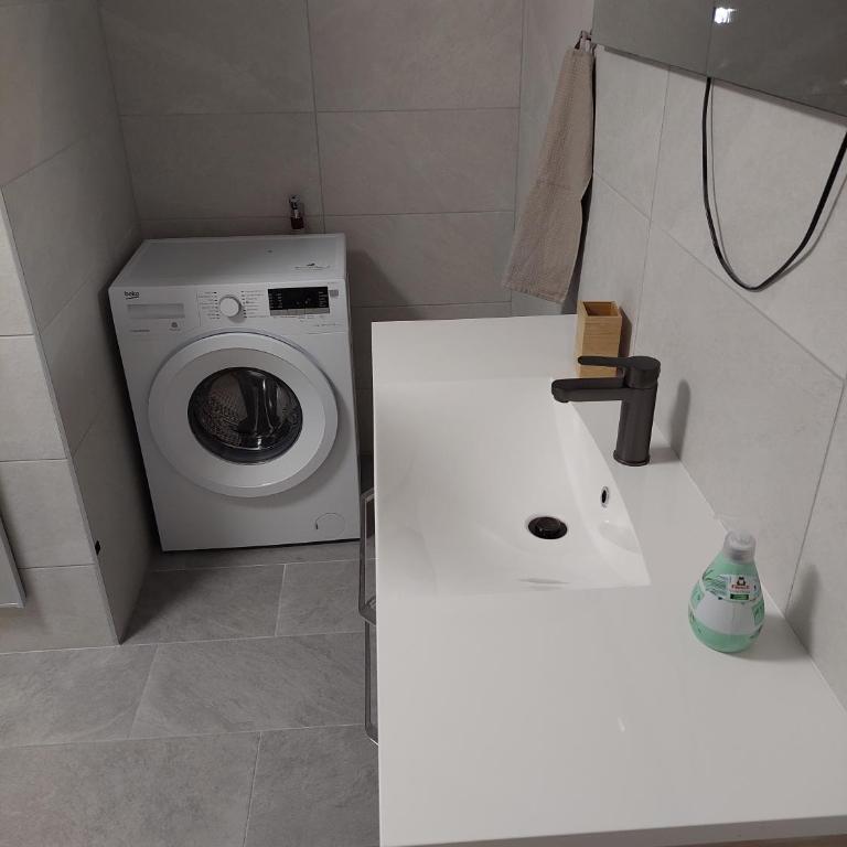 Stony Sea Apartments - Three-Bedroom Apartment - 25
