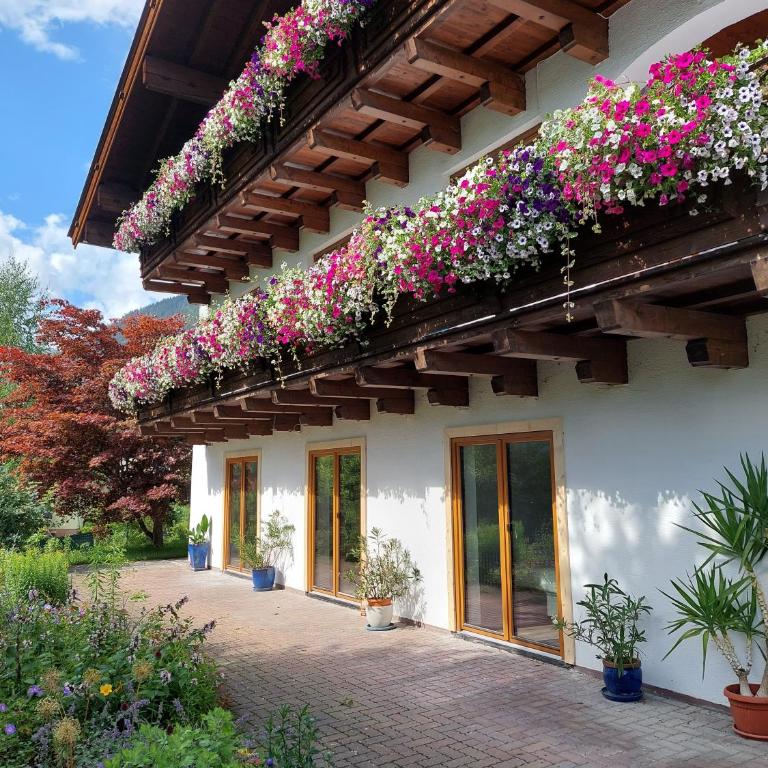 Stony Sea Apartments - Three-Bedroom Apartment - 3